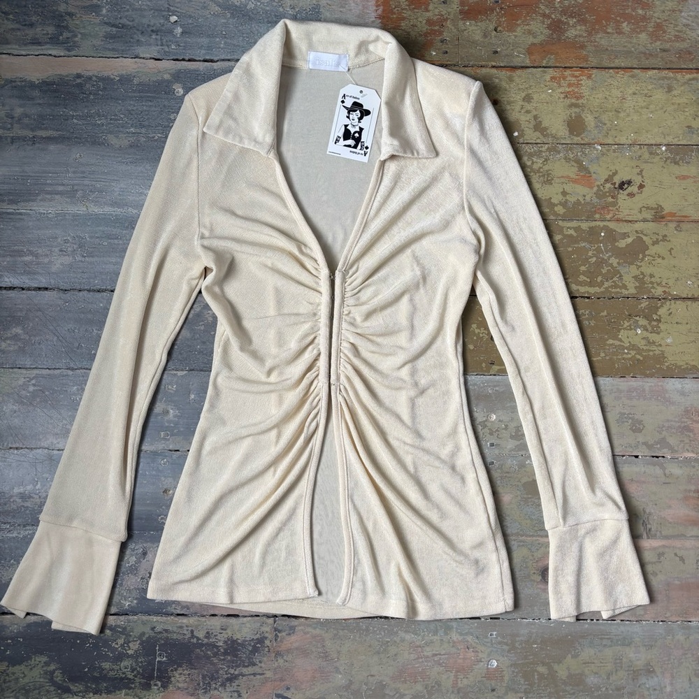 Isalis Cream Hook Closure Top